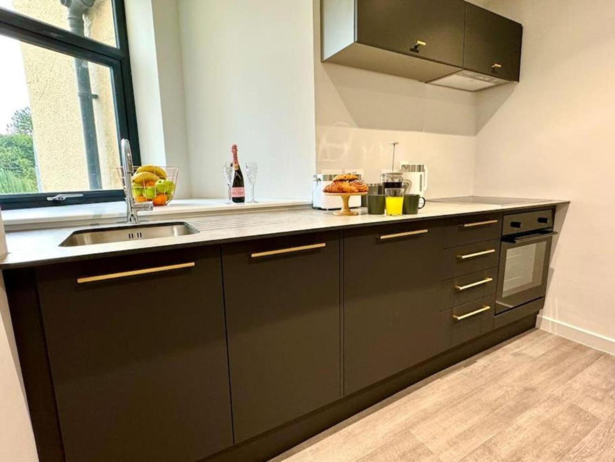 New 2 Bedroom Bournemouth Ground Floor Easy Access Екстер'єр фото